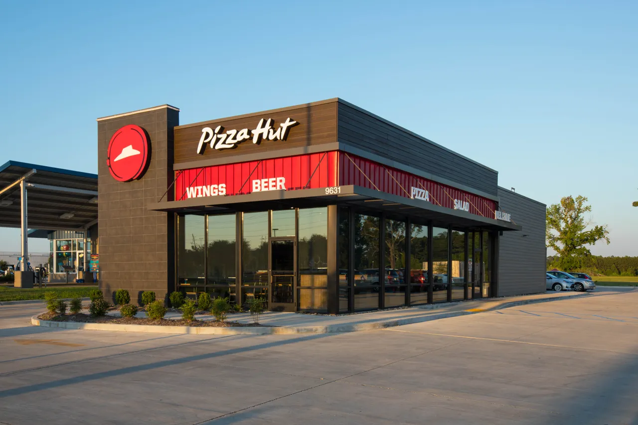 SHREVEPORT, LA - JUNE 29: Pizza Hut store in Shreveport, Louisiana on June 29, 2018. (Photo by Shannon O'Hara/Getty Images for Pizza Hut)
