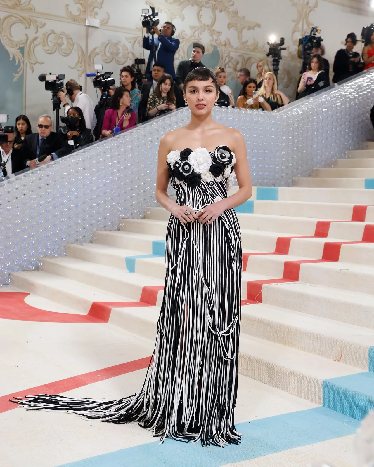 NEW YORK, NEW YORK - MAY 01: Olivia Rodrigo attends the 2023 Costume Institute Benefit celebrating "Karl Lagerfeld: A Line of Beauty" at Metropolitan Museum of Art on May 01, 2023 in New York City. (Photo by Taylor Hill/Getty Images)