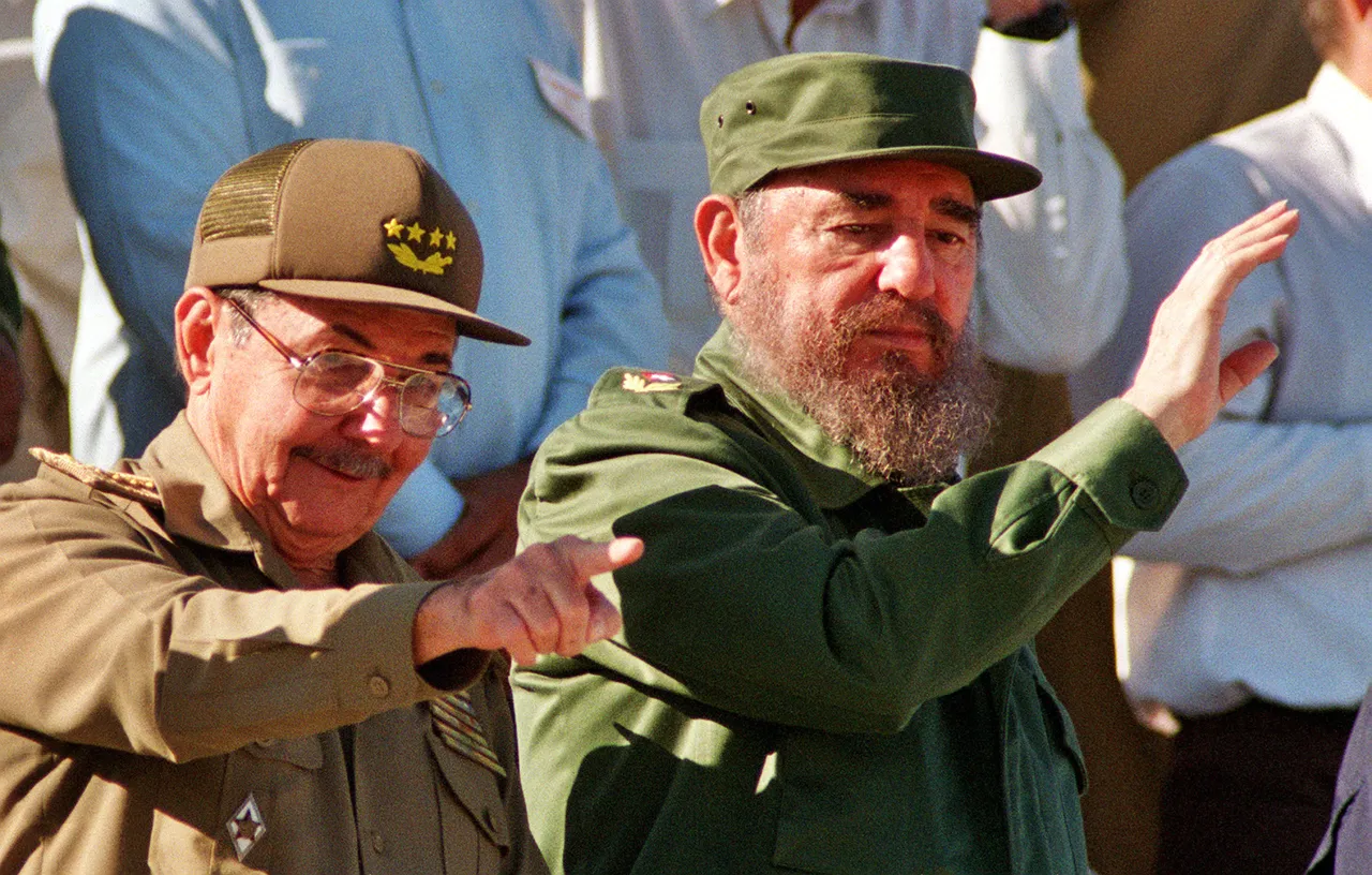 HAVANA, CUBA - DECEMBER 2: Fidel Castro and his brother Raul attend a May Day parade December 2, 1996 in Havana, Cuba. (Photo by Sven Creutzmann/Mambo Photography/Getty Images)