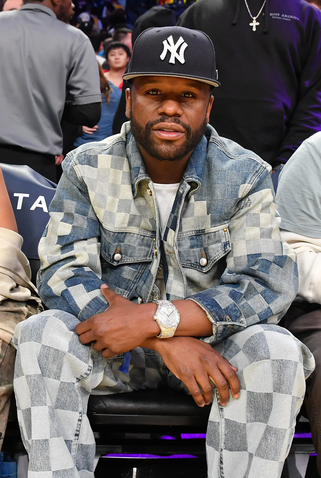 LOS ANGELES, CALIFORNIA - DECEMBER 28: Floyd Mayweather Jr. attends a basketball game between the Los Angeles Lakers and the Sacramento Kings at Crypto.com Arena on December 28, 2024 in Los Angeles, California. NOTE TO USER: User expressly acknowledges and agrees that, by downloading and or using this photograph, User is consenting to the terms and conditions of the Getty Images License Agreement. (Photo by Allen Berezovsky/Getty Images)
