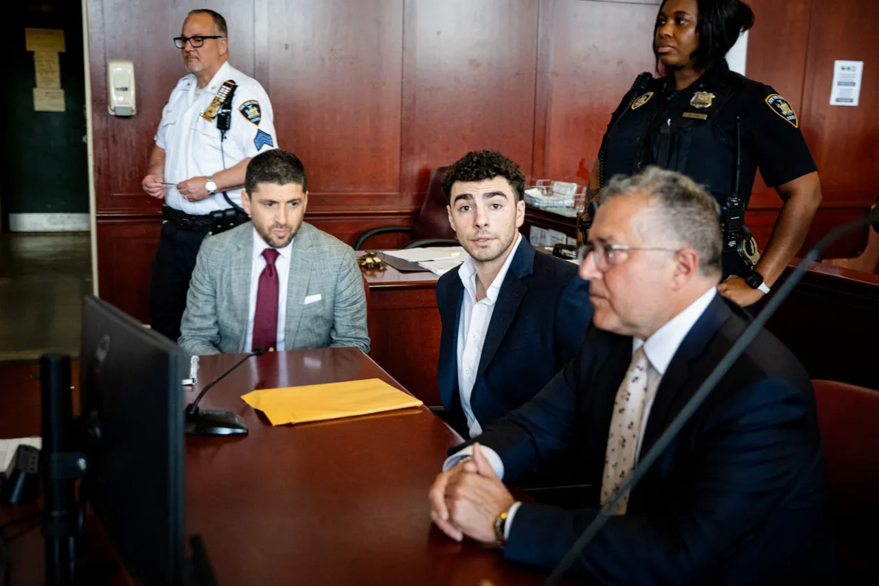 Luigi Mangione (C), accused of the murder of United Healthcare CEO Brian Thompson, appears for a pre-trial hearing at Manhattan Criminal Court in New York, on June 17, 2026. (Photo by Angelina Katsanis / POOL / AFP via Getty Images)