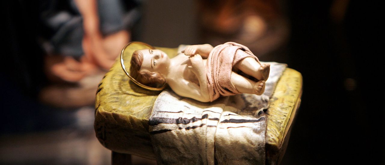 Man Caught On Video Stealing Baby Jesus From Nativity Display