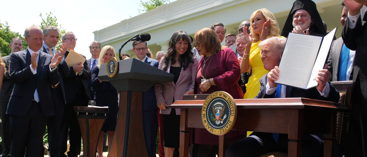 dailycaller.com - Derek VanBuskirk - Trump's Religious Liberty Commission Eyes Changes To Conscience Rights For Healthcare Workers, US Military