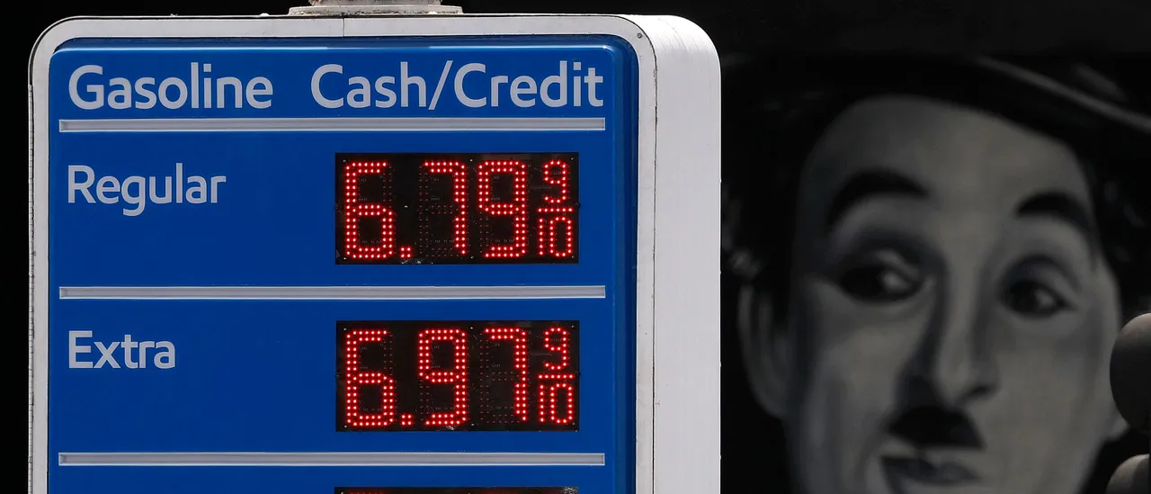 dailycaller.com - Arianna Hooker - Drivers Say Major Gas Stations Pumped Up Prices In Unexpected Way