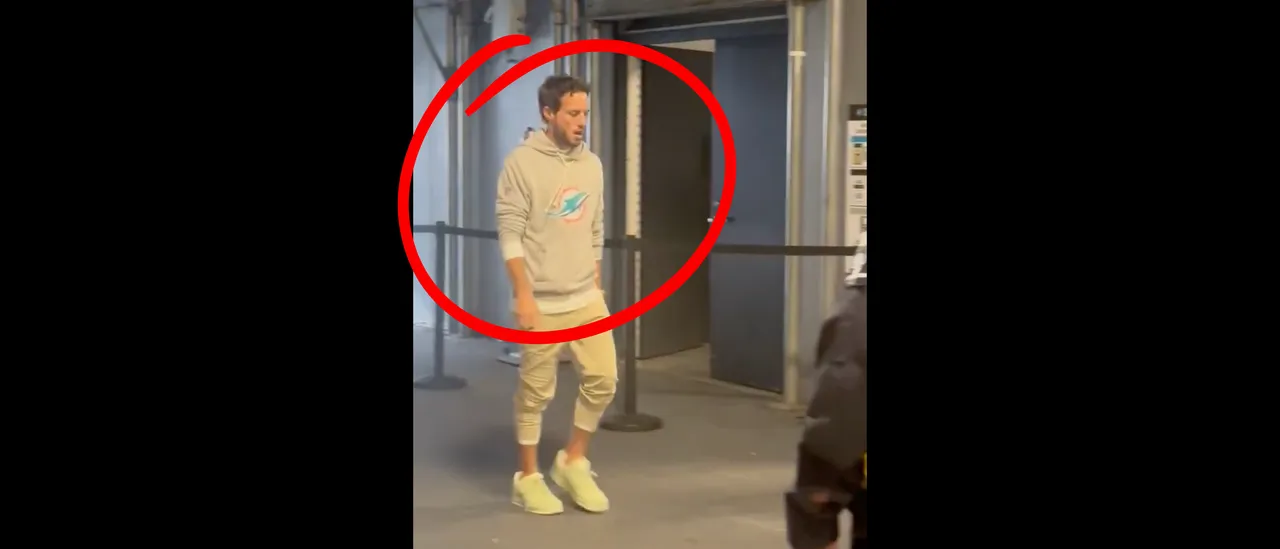 Dolphins’ Mike McDaniel Is So Defeated He’s Looking Like Zombie, Sounding Like Robot In True Trainwreck