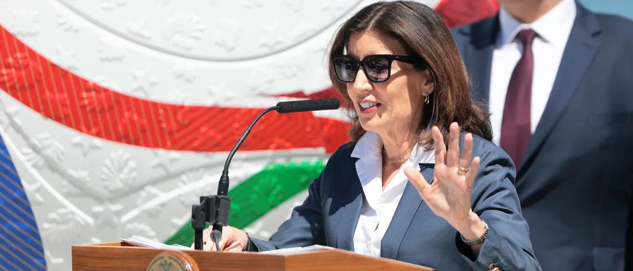 Ex-NY Gov Blasts Kathy Hochul Over Redistricting Push