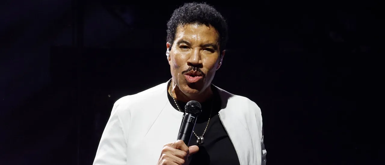 Paramedics Reportedly Rushed Lionel Richie To Hospital In After Mid-Concert Health Scare