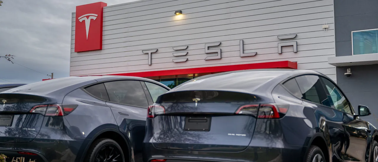 DoorDash Driver Charged With Killing Elderly Woman After Overriding Tesla’s Self-Driving Mode