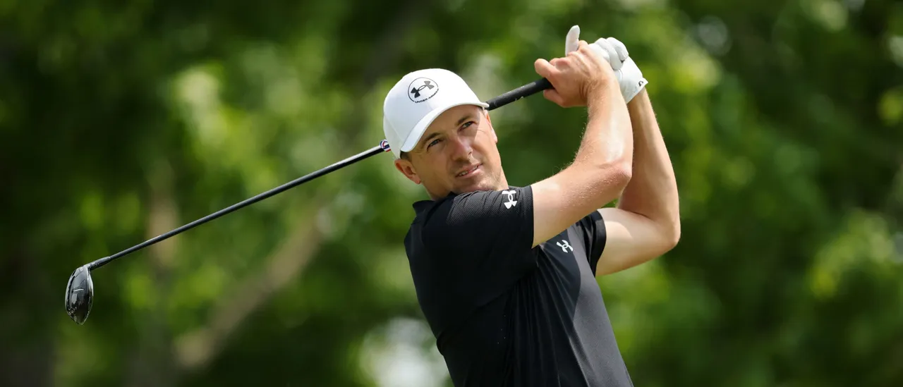 Jordan Spieth Turns Ball Found Under Recycling Bin Into A Birdie