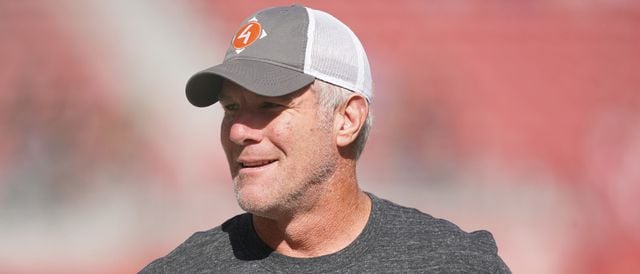 Brett Favre Calls For Boycott Of Fox News In Support Of Tucker