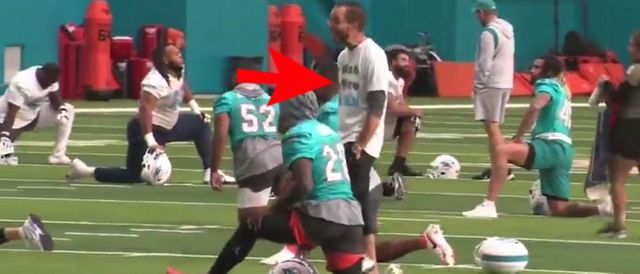 Dolphins Coach Mike McDaniel Trolls Bills With Incredible Shirt – OutKick