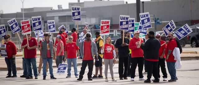 ‘Replace Him’: Striking Auto Workers Reject Biden’s Backing
