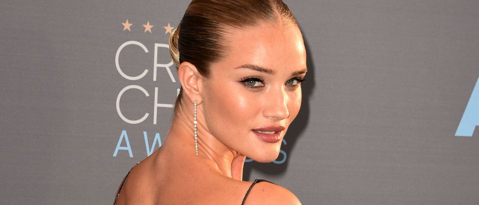 Rosie Huntington-Whiteley at the Critics Choice Awards. (Photo: Getty Images)