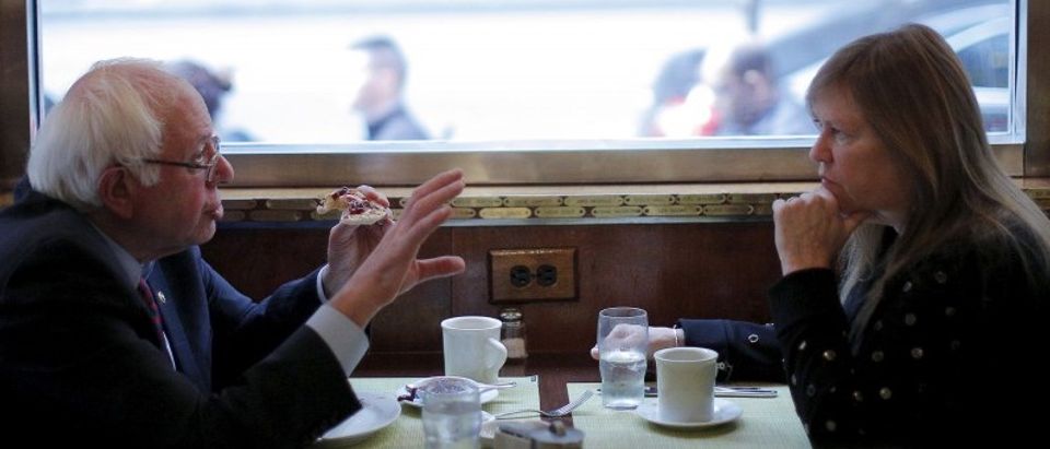 U.S. Democratic presidential candidate and U.S. Senator Bernie Sanders and his wife Jane eat at the Brooklyn Diner in New York City