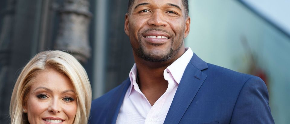 Kelly Ripa not on "Live" after Strahan quits