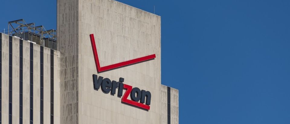 Verizon logo on building (Photo: Shutterstock)