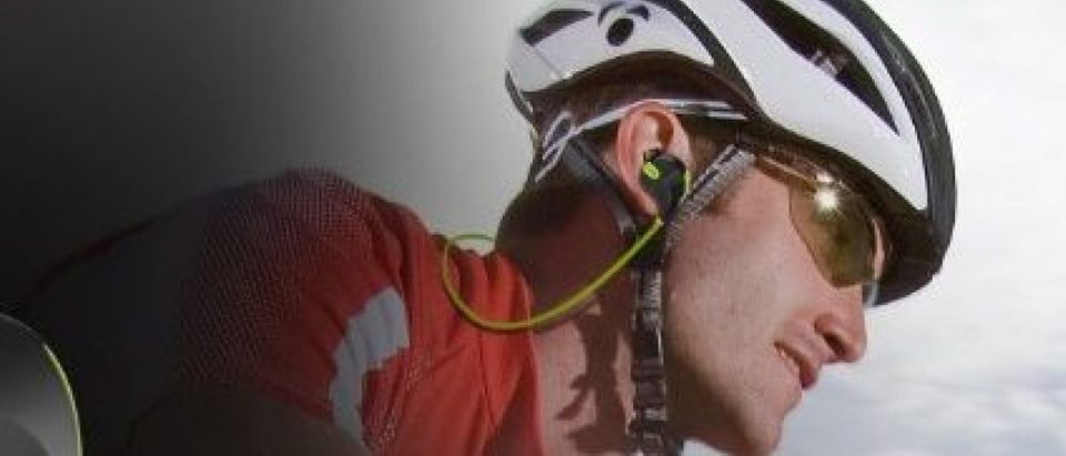 Aukey bluetooth headphones let you cut the cord (Photo via Amazon)