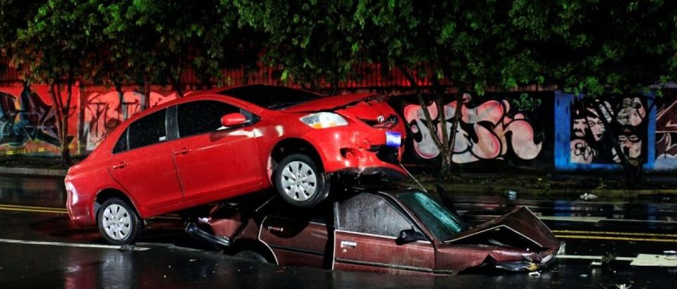 A car crash scene is pictured in San Salvador, El Salvador July 7, 2016. REUTERS/Jose Cabezas