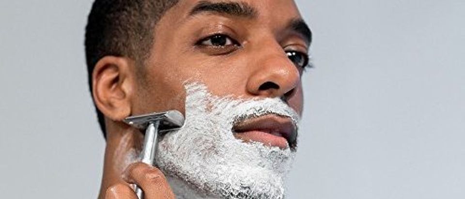 Normally $50, this safety razor is 26 percent off today (Photo via Amazon)