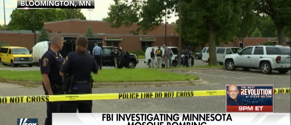Police surround a blast inside a mosque in Bloomington, Minnesota (Screenshot/YouTube/FOX News)