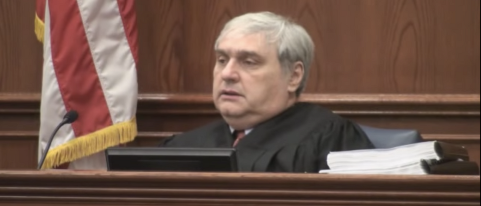 Judge Alex Kozinski during an oral argument in 2010. (YouTube screenshot/9th Circuit Court of Appeals)