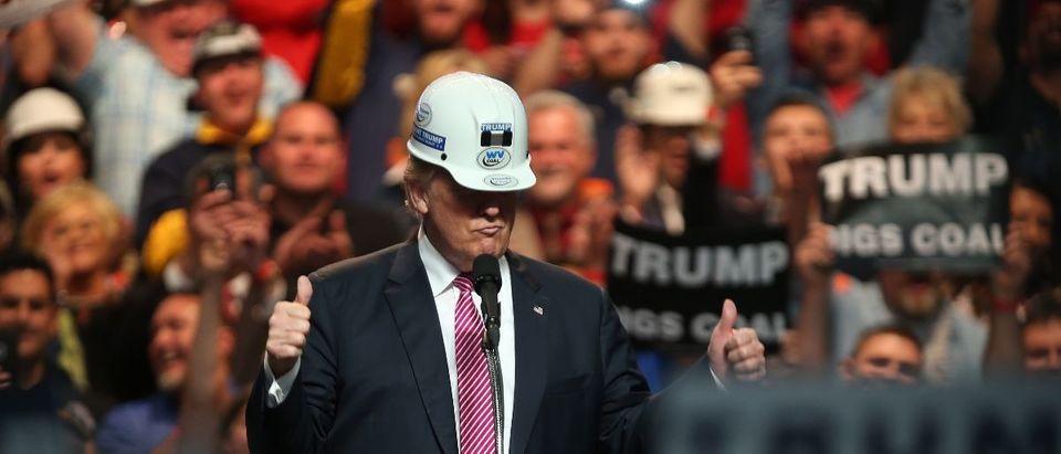 Trump hard hat Getty Images/Mark Lyons