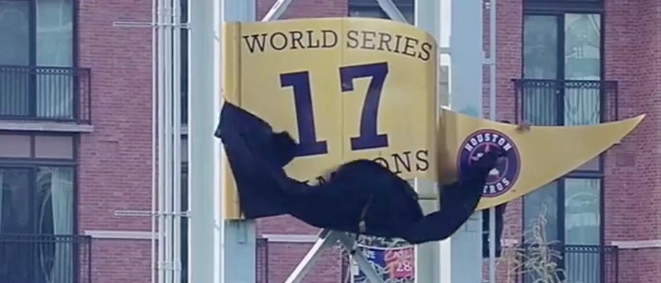 Houston Astros Reveal Their World Series Pennant In Disastrous Fashion ...
