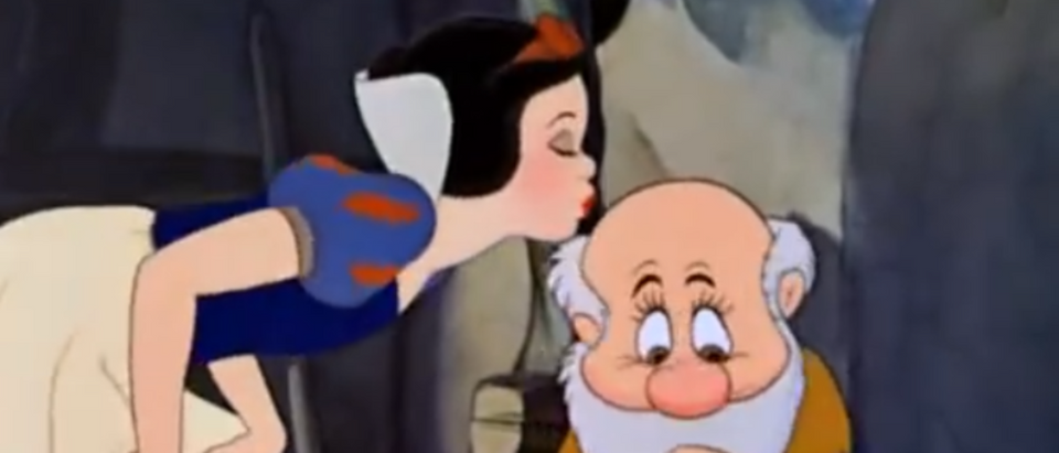 Snow White kisses Bashful. (Photo Credit: YouTube/Nadia el khaoui) | 'S-Know Your Whiteness' Board At College