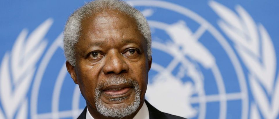 FILE PHOTO - U.N.-Arab League mediator Kofi Annan addresses a news conference at the United Nations in Geneva August 2, 2012. REUTERS/Denis Balibouse/File Photo TPX IMAGES OF THE DAY
