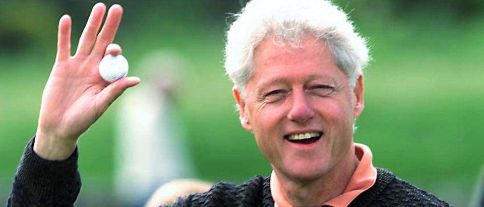 Former United States president Bill Clinton starts his round golf at the Old Course in St Andrews Scotland May 28, 2001. Clinton, a former student at Oxford University, has hinted that his daughter Chelsea may follow in his footsteps and attend Oxford later this year after her graduation from Stanford University in California. JJM/PS/CLH