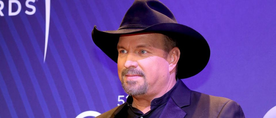 Garth Brooks attends the 52nd annual CMA Awards at the Bridgestone Arena on November 14, 2018 in Nashville, Tennessee. (Photo: Getty Images)