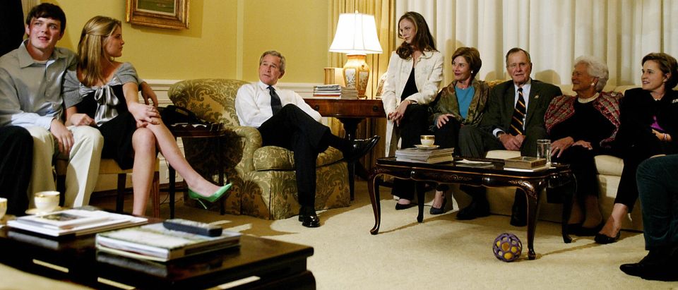 US President George W. Bush (3L) and Fir