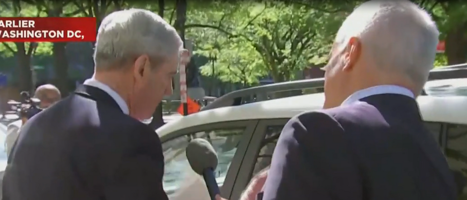 MSNBC reporter confronts Robert Mueller after church (MSNBC screengrab)