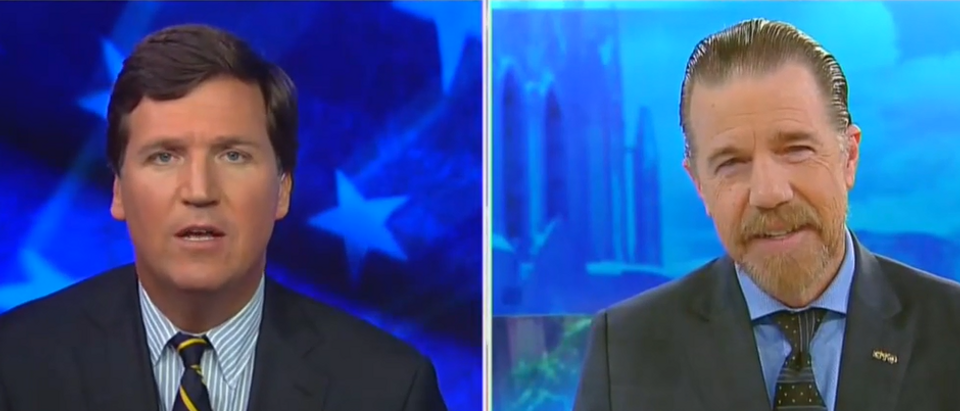 Tucker Carlson speaks to Mexican official (Fox News screengrab)
