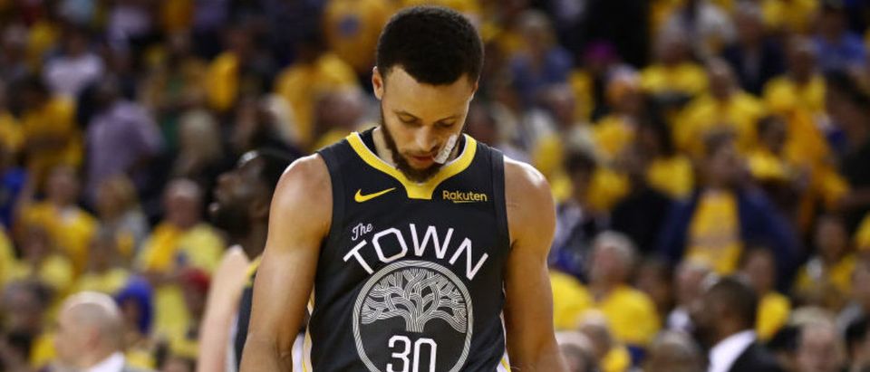 OAKLAND, CALIFORNIA - JUNE 07: Stephen Curry #30 of the Golden State Warriors reacts late in the game against the Toronto Raptors in the second half during Game Four of the 2019 NBA Finals at ORACLE Arena on June 07, 2019 in Oakland, California. (Photo by Ezra Shaw/Getty Images)