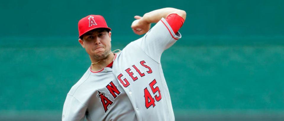 A Los Angeles Angels of Anaheim players wears a 1961 patch during News  Photo - Getty Images