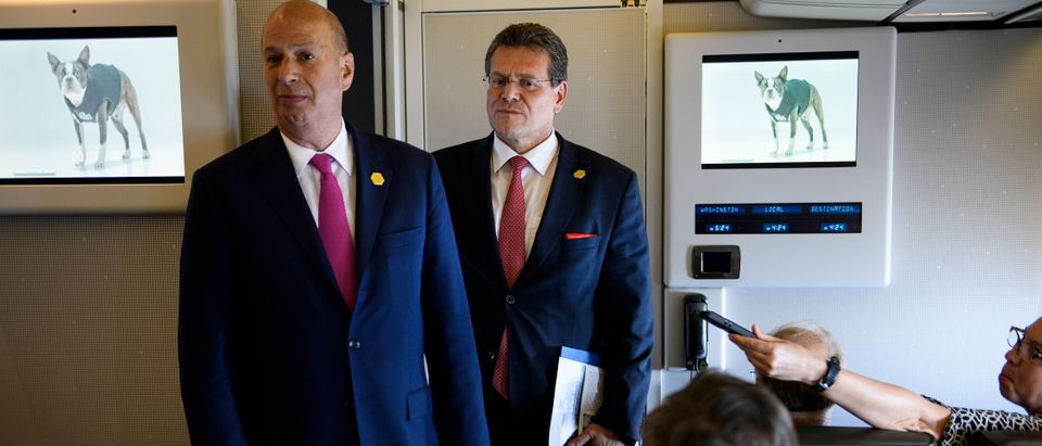 U.S. Ambassador to the EU Gordon Sondland (L) and European Commission Vice President Maros Sefcovic talk with to reporters aboard Air Force One May 14, 2019, in Louisiana. (BRENDAN SMIALOWSKI/AFP/Getty Images)