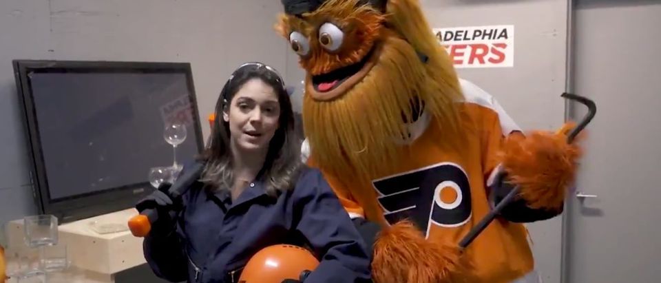 Watch Philadelphia Flyers mascot Gritty destroy Wells Fargo Center 'rage  room