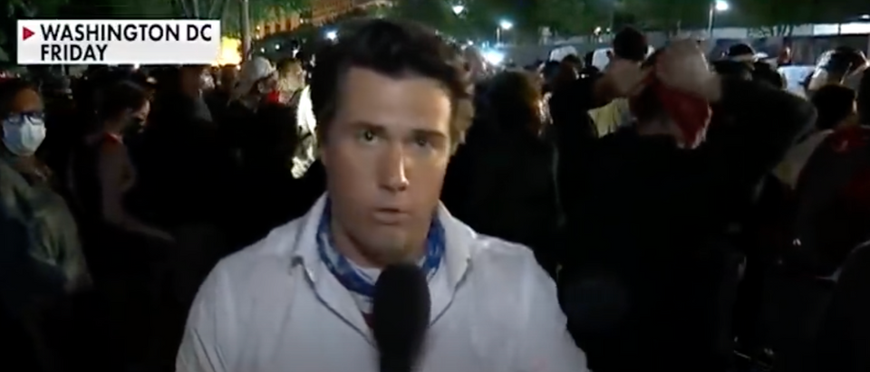 Leland Vittert was attacked by protesters in D.C. (Screenshot YouTube Fox News, https://www.youtube.com/watch?v=hSLpedk0VoM)