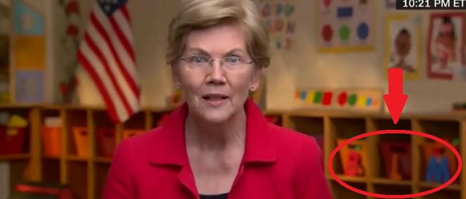 Elizabeth Warren had hidden message behind her at DNC speech (Fox News screengrab)