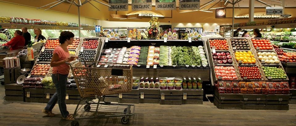 New Safeway Opens With Focus On Organic Goods