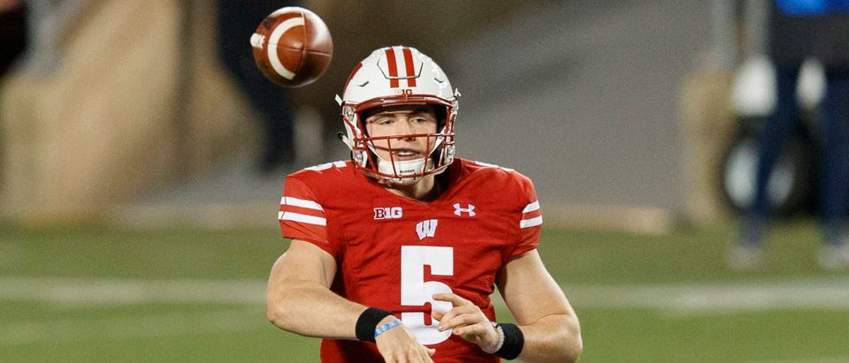 Joel Klatt Lists Wisconsin Quarterback Graham Mertz As A ...