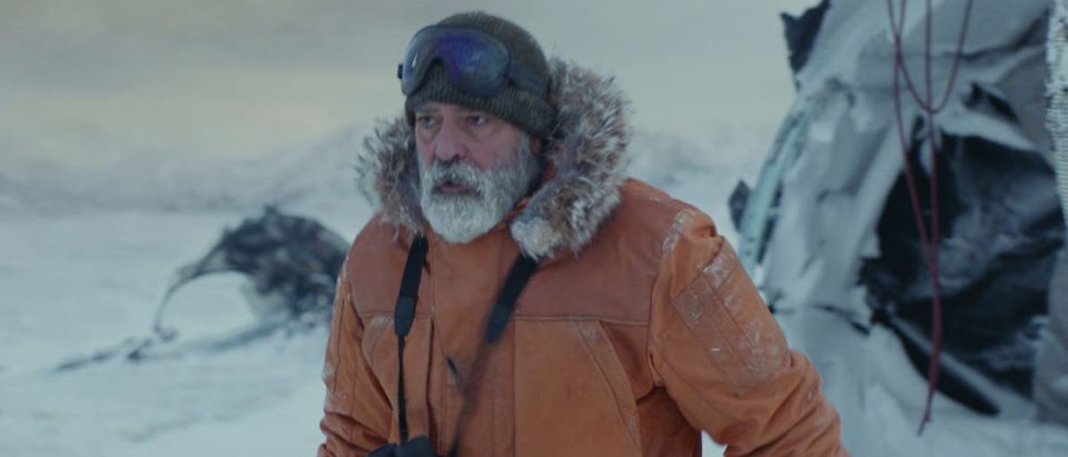 Netflix phát hành đoạn giới thiệu cho 'Bầu trời lúc nửa đêm' với sự tham gia của George Clooney |  Người gọi hàng ngày
