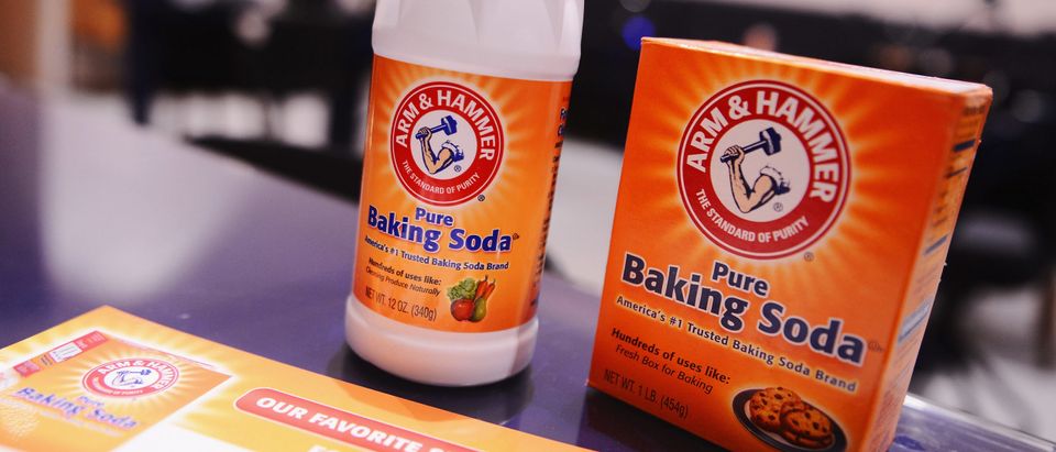 ARM &amp; HAMMER Baking Soda Partners With Lo Bosworth To Share Her Beauty Tips And Tricks At Paintbox Salon In Soho