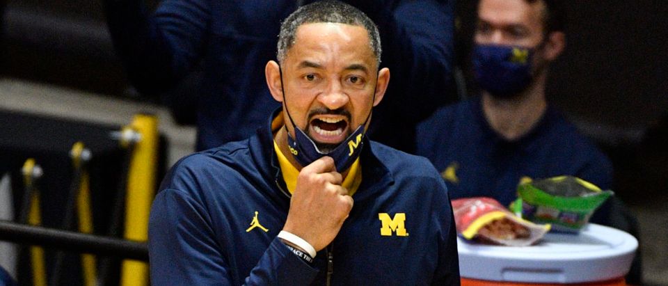 Jan 22, 2021; West Lafayette, Indiana, USA; Michigan Wolverines head coach Juwan Howard yells at his team during the first half of the game against the Purdue Boilermakers at Mackey Arena. Mandatory Credit: Marc Lebryk-USA TODAY Sports via Reuters
