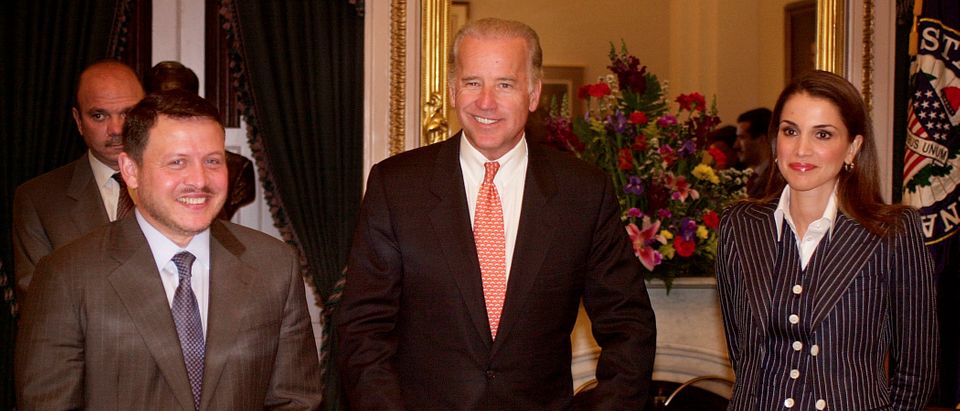 US Senator Joseph Biden Jr. (R-DE)(C) hosts King A