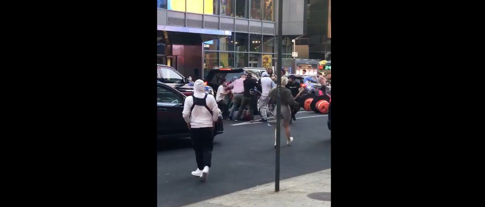 Jewish man attacked in Times Square by pro-Palestinian mob [Twitter:Screenshot:Rob Bertrand]