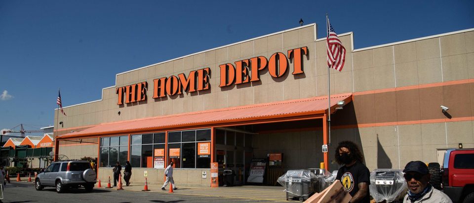 US-ECONOMY-RETAIL-EARNINGS-HOME DEPOT