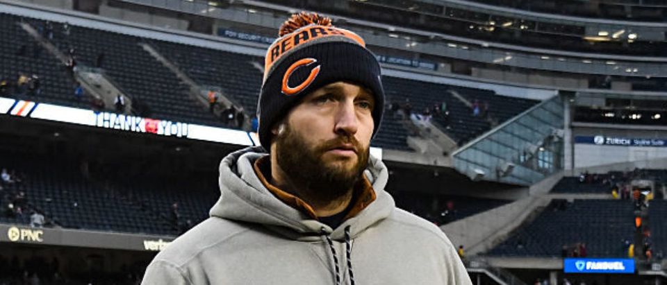 CHICAGO, IL - DECEMBER 24: Jay Cutler #6 of the Chicago Bears walks off of the field after losing to the Washington Redskins at Soldier Field on December 24, 2016 in Chicago, Illinois. The Washington Redskins defeated the Chicago Bears 41-21. (Photo by David Banks/Getty Images)