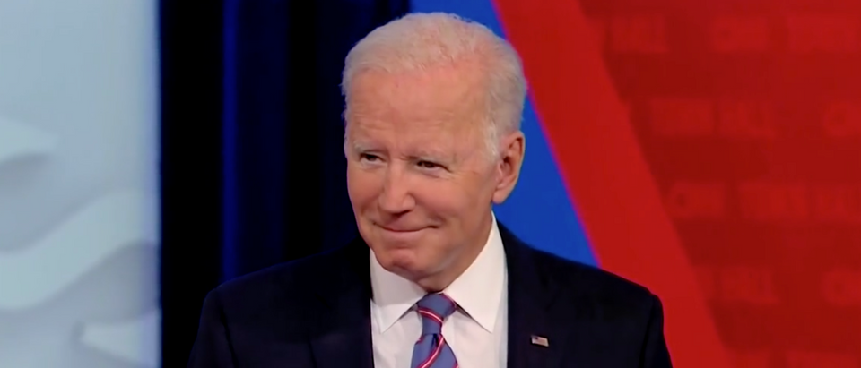 Pres. Biden said he backs making police officers and first responders who don't comply with vaccine mandates stay home or be fired. (Screenshot CNN)